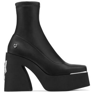 Naked Wolfe Illuminate